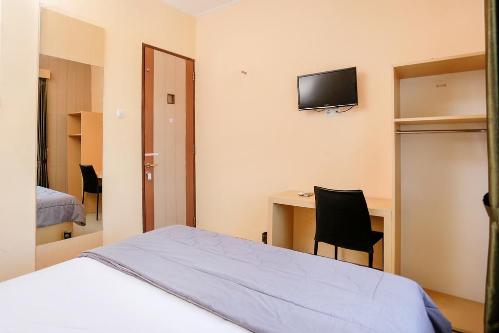 Reddoorz Plus @ Candrawulan Buahbatu Bandung Exterior photo